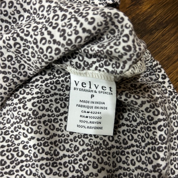 Velvet by Graham and Spencer size P blouse - Picture 4 of 8